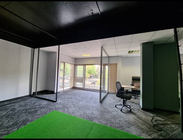 585M² OFFICE FOR SALE IN LONEHILL